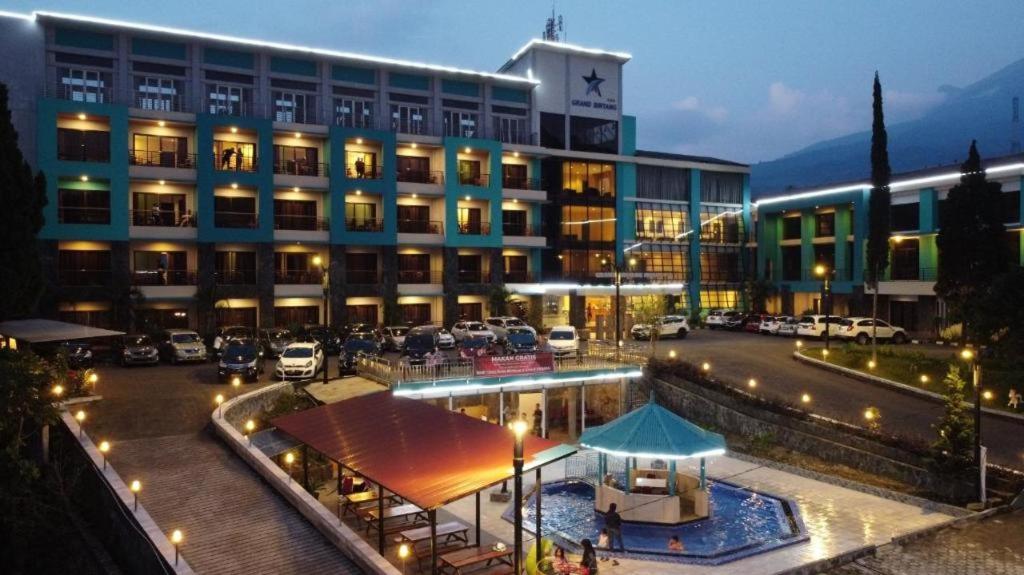 Grand Bintang Tawangmangu Hotel Bagian luar foto